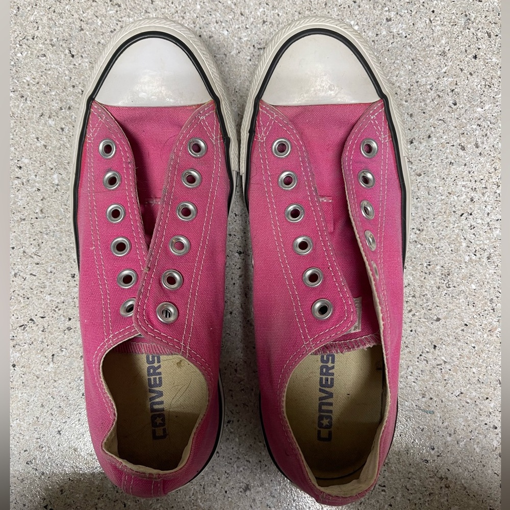Pink Converse W8 M6